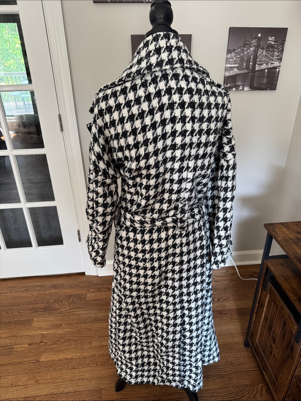 L'Academie Black and White Houndstooth Wrap Coat - Picture 6 of 8